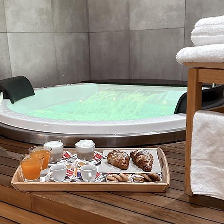 Olympus Capua Hotel Екстериор снимка