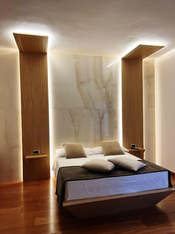 Olympus Capua Hotel Екстериор снимка