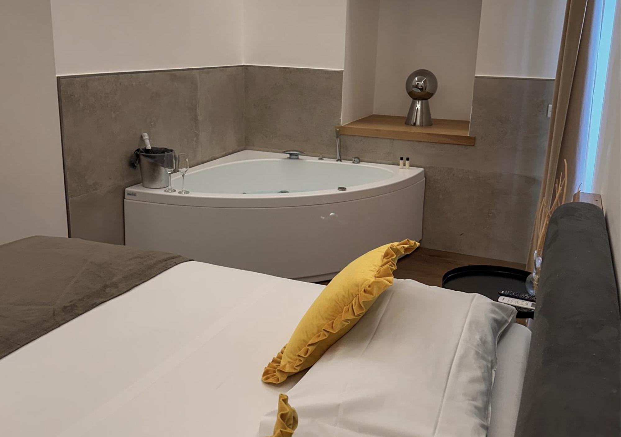 Olympus Capua Hotel Екстериор снимка