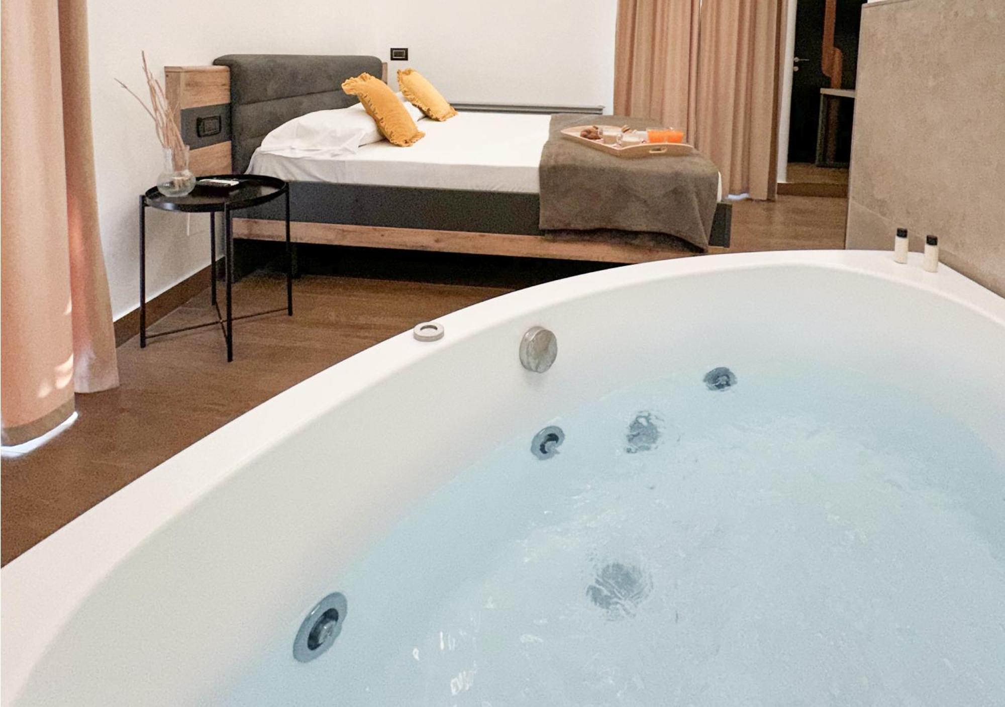 Olympus Capua Hotel Екстериор снимка