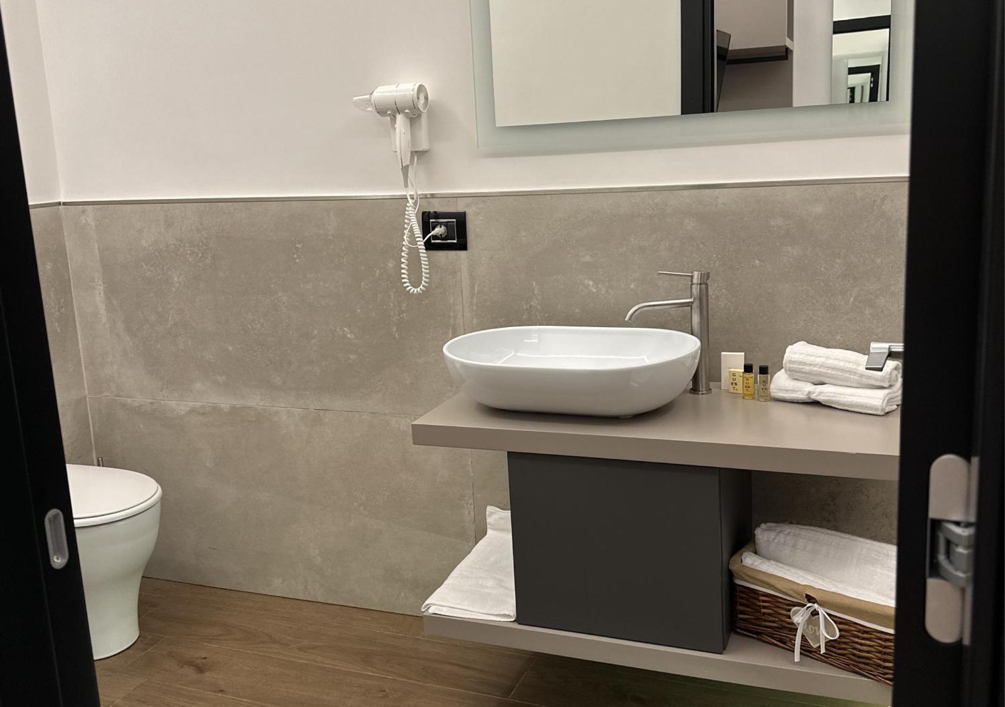 Olympus Capua Hotel Екстериор снимка