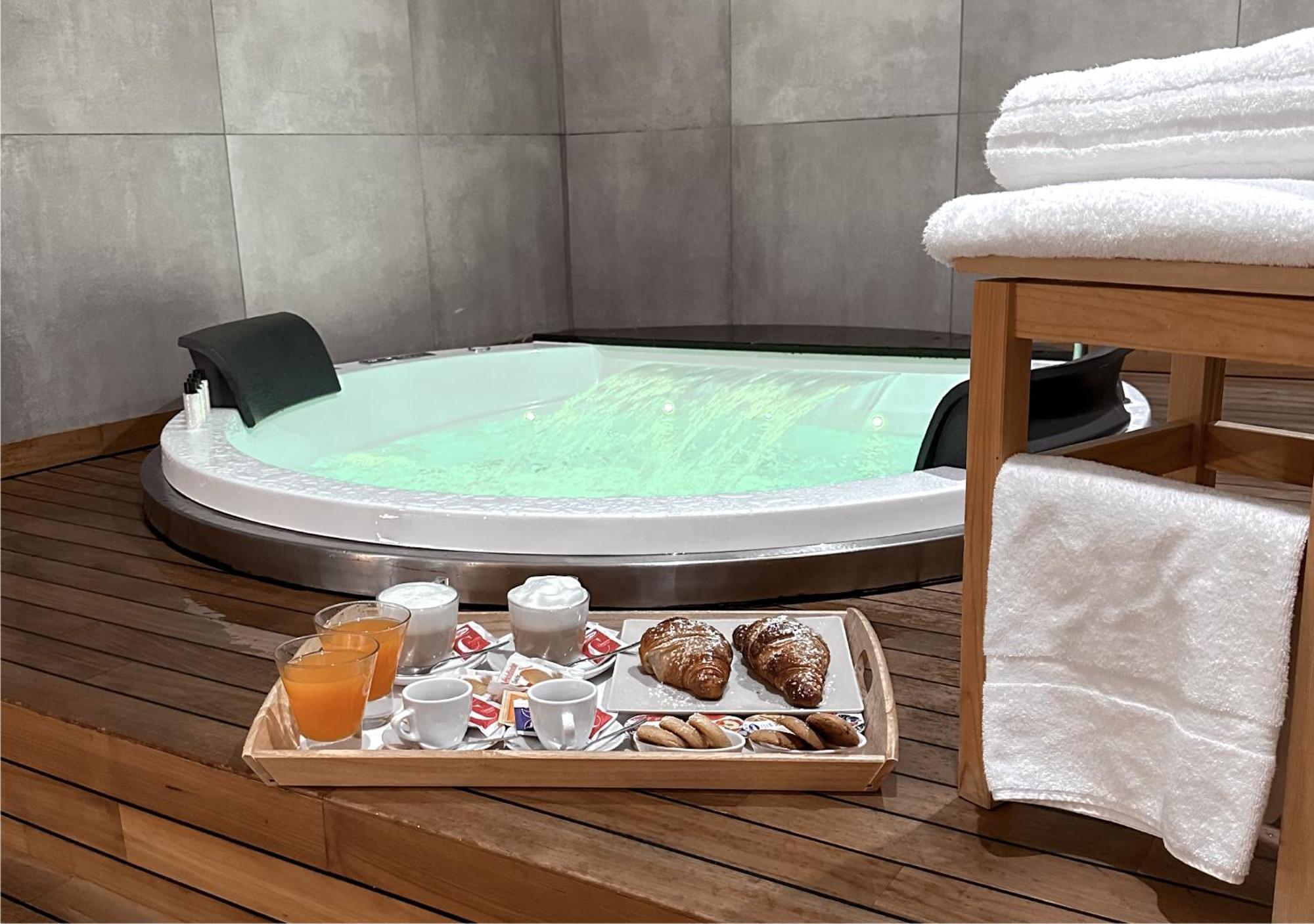Olympus Capua Hotel Екстериор снимка